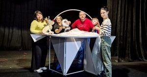 Актьорите и режисьора на Вълшебното коледно акордеонче - актрисите Розалина Пенчева и Кремена Станева, режисьора Валентин Владимиров и актрисата Йоланда Димова.